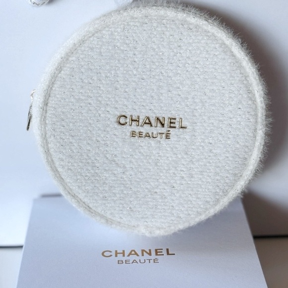Authentic Chanel Tweed Clutch (straps not attached) - Picture 4 of 5